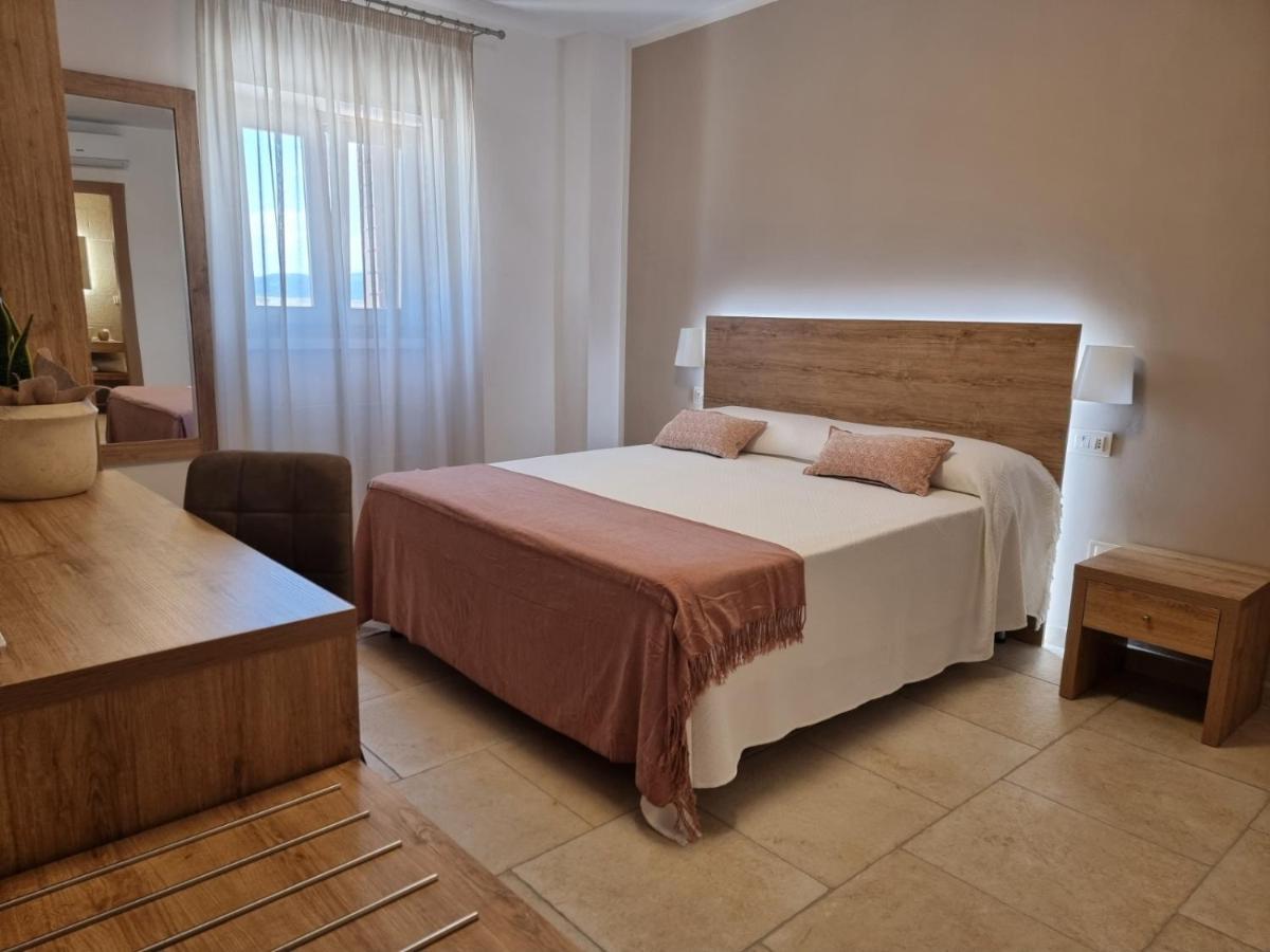 Hotel Punta San Francesco เวียสเต ภายนอก รูปภาพ